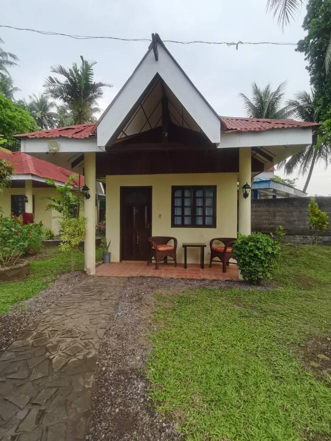 Puesta Del Sol Beach Bungalows And Restobar Mambajao Exterior photo